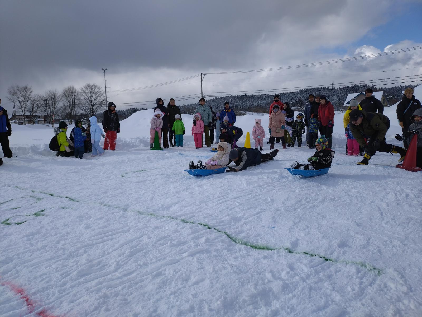 藤里幼稚園雪あそび