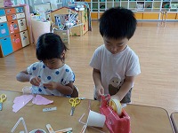 黙々と作業をしています