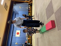 親子ゲーム　積み木渡り