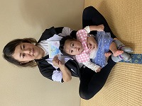 作品と一緒に親子で写真撮影