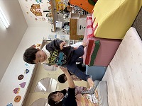 ジャンプをした子ども