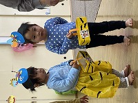 心の中にあるやっつけたい鬼さんを紹介している子ども