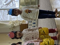 心の中にあるやっつけたい鬼さんを紹介している子ども