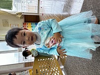 ドレスを着ている子ども
