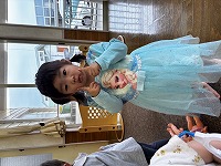 ドレスを着ている子ども