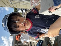 泡が顔にくっついている子ども