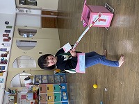 ポーズをとる子ども