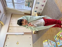 ポーズをとる子ども