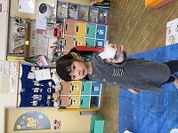 雪遊びをする子ども