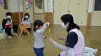 かぶとの中の顔当て　女の子３
